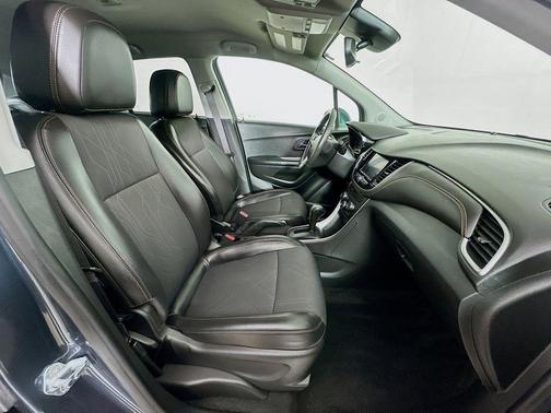 Shadow Gray Metallic 2021 Chevrolet Trax LT