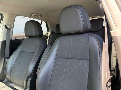 Shadow Gray Metallic 2021 Chevrolet Trax LT