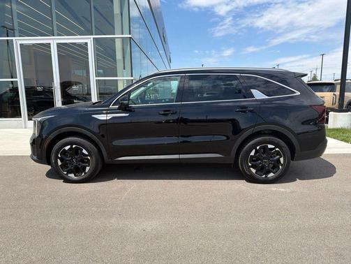 Ebony Black 2025 Kia Sorento S