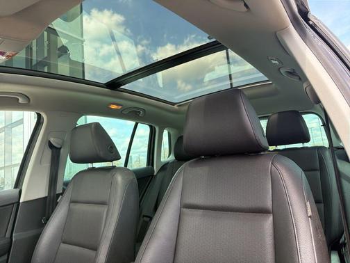 Deep Black 2017 Volkswagen Tiguan 2.0T Wolfsburg Edition