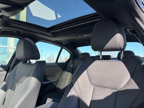 2021 BMW 330e xDrive