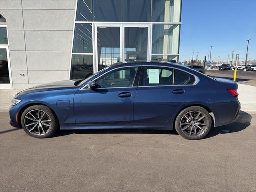 2021 BMW 330e xDrive