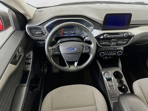 Rapid Red Metallic Tinted Clearcoat 2022 Ford Escape SE