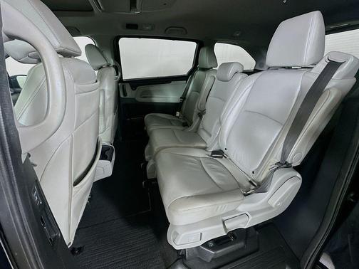 Crystal Black Pearl 2018 Honda Odyssey Elite