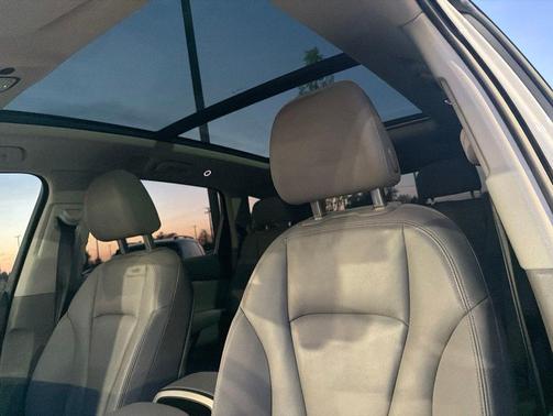 Carrara White 2023 Audi Q7 45 Premium Plus