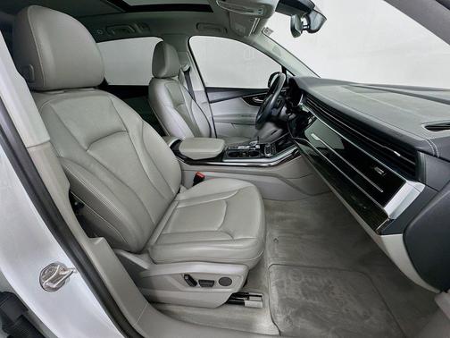 Carrara White 2023 Audi Q7 45 Premium Plus