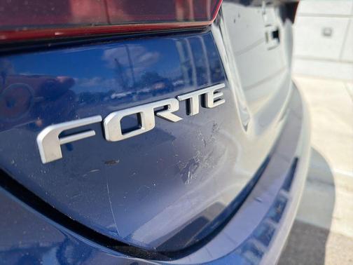 Deep Sea Blue 2023 Kia Forte LXS