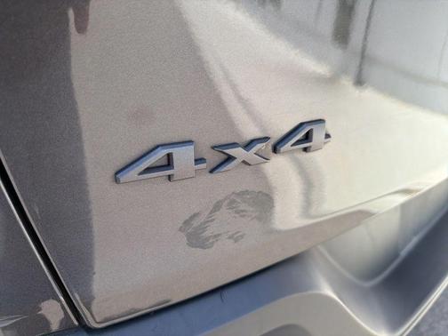 Granite Crystal Metallic Clearcoat 2015 Jeep Cherokee Trailhawk
