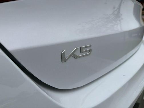 Glacial White Pearl 2023 Kia K5 LXS