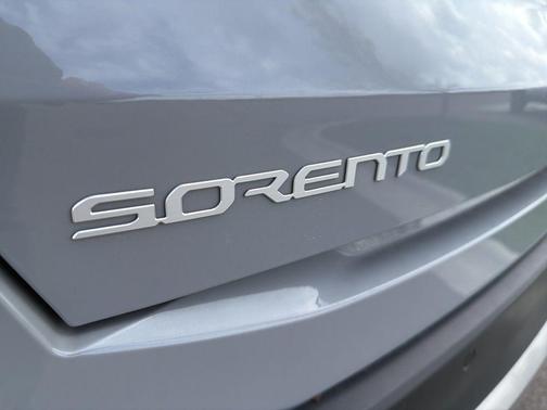 Wolf Gray 2025 Kia Sorento S