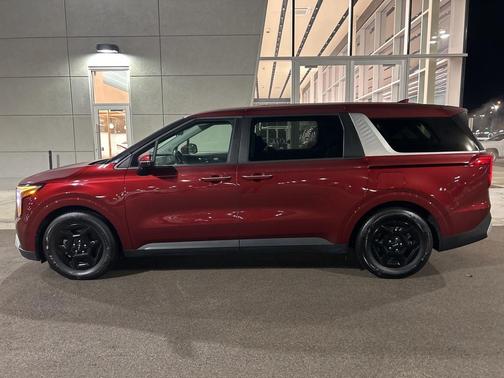 2025 Kia Carnival LXS