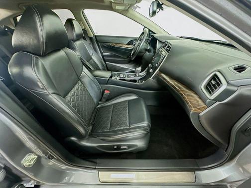 Gun Metallic 2016 Nissan Maxima 3.5 Platinum