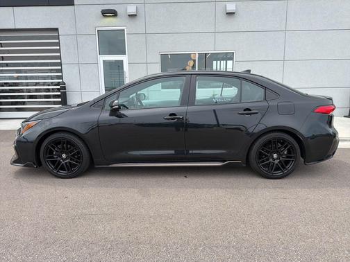 Black Sand Pearl 2022 Toyota Corolla SE