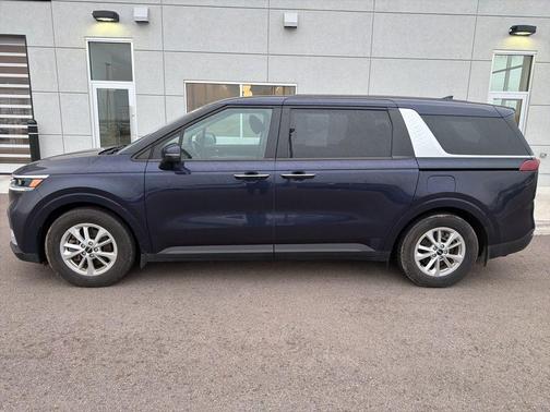 2022 Kia Carnival LXS