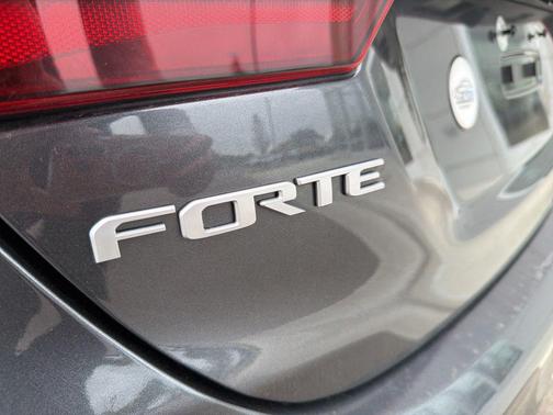 Gravity Gray 2023 Kia Forte LXS