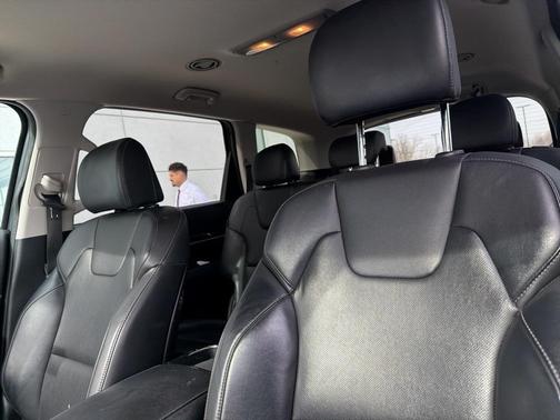 2023 Kia Telluride LX