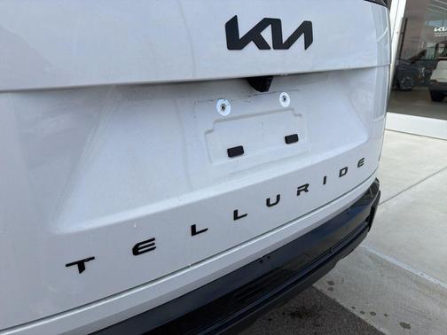 Glacial White Pearl 2027 Kia Telluride X-Line EX