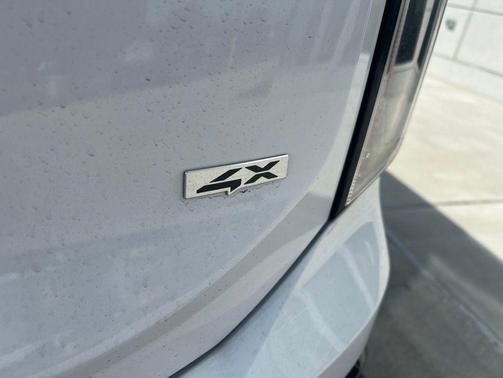 Glacial White Pearl 2023 Kia Telluride EX