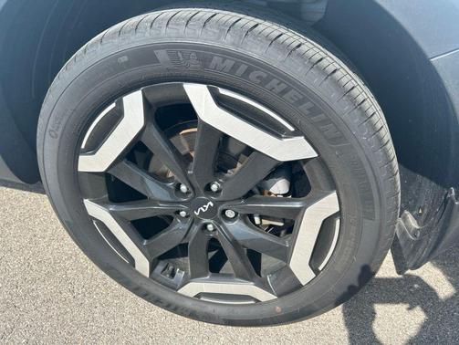 Glacial White Pearl 2023 Kia Telluride EX