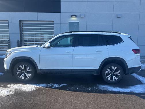 2024 Volkswagen Atlas 2.0T SE