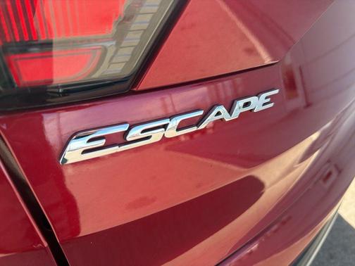 Ruby Red 2018 Ford Escape SEL