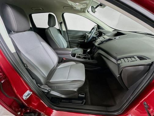 Ruby Red Metallic 2018 Ford Escape SE