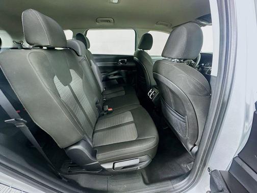 Sparkling Silver 2022 Kia Sorento LX