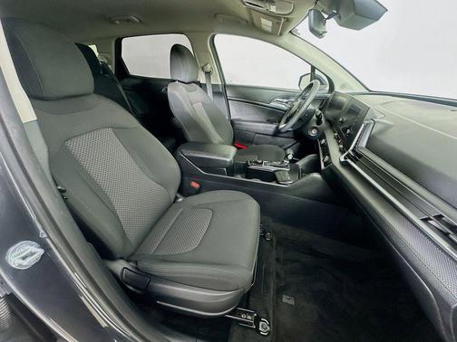 Gravity Gray 2023 Kia Sportage LX