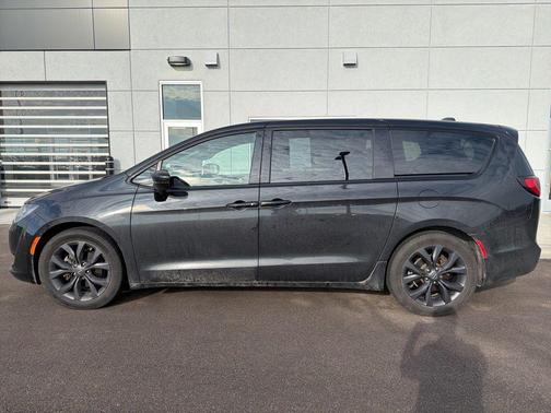 2018 Chrysler Pacifica Touring Plus