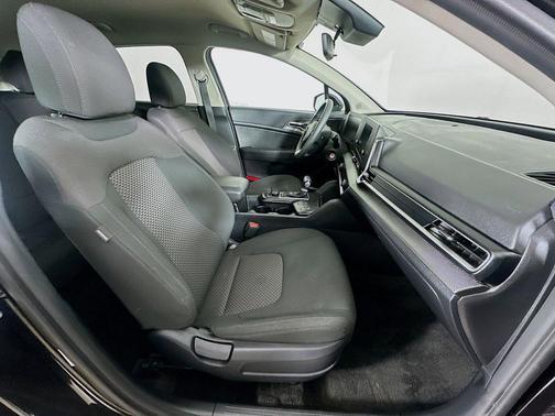 Fusion Black 2023 Kia Sportage LX