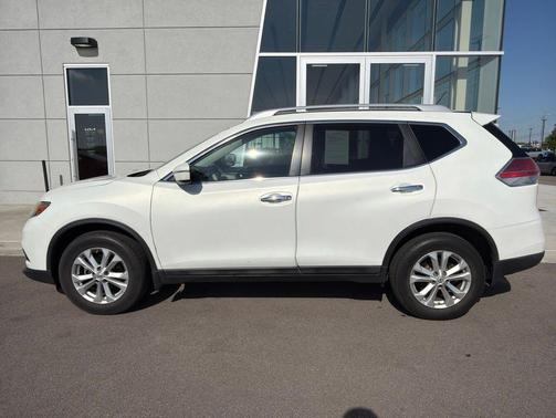 Moonlight White 2014 Nissan Rogue SV