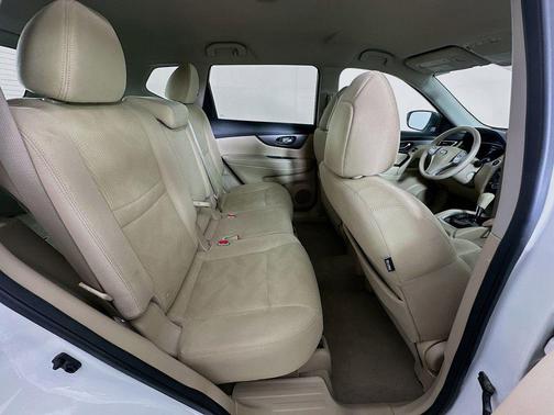 Moonlight White 2014 Nissan Rogue SV