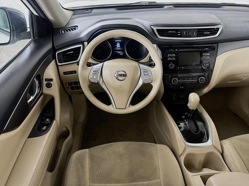 Moonlight White 2014 Nissan Rogue SV
