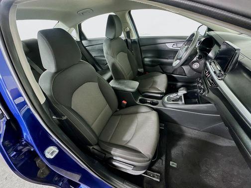 Deep Sea Blue 2022 Kia Forte LXS