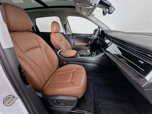 2023 Audi Q7 55 Premium Plus