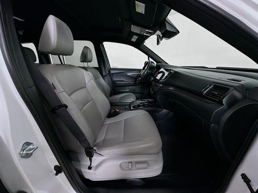 Platinum White Pearl 2022 Honda Passport EX-L