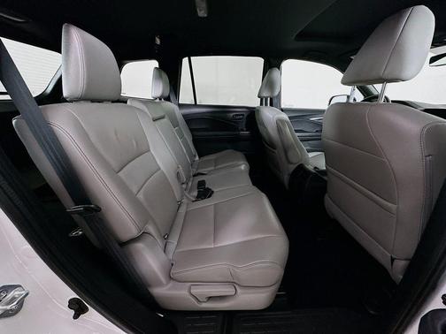 Platinum White Pearl 2022 Honda Passport EX-L