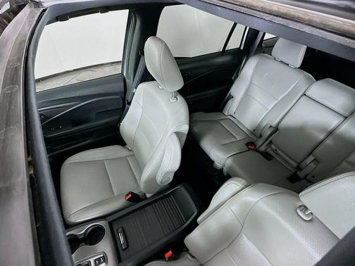 Platinum White Pearl 2022 Honda Passport EX-L