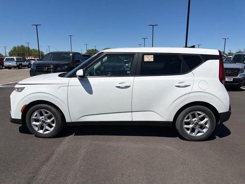 Snow White Pearl 2021 Kia Soul S