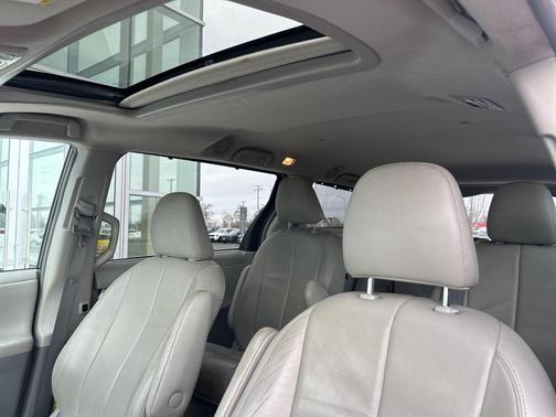 2013 Toyota Sienna XLE