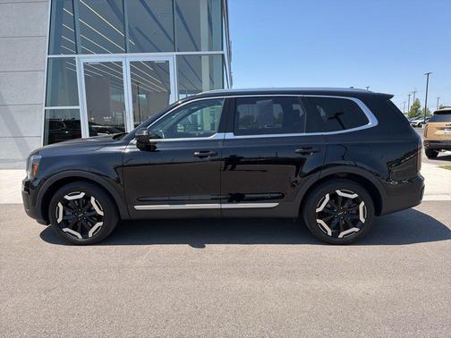Ebony Black 2023 Kia Telluride EX