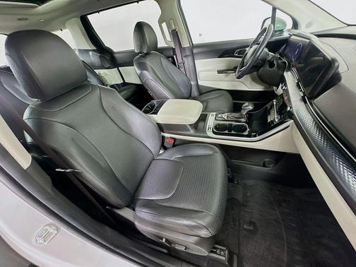 2024 Kia Carnival SX Prestige