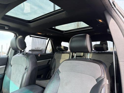 Ingot Silver Metallic 2017 Ford Explorer XLT