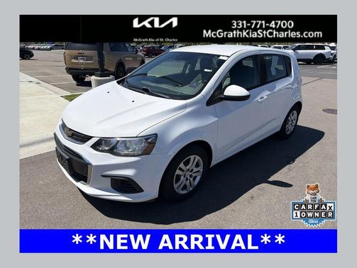 Summit White 2020 Chevrolet Sonic FWD Hatchback 1FL 5-Door