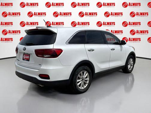 Snow White Pearl 2019 Kia Sorento LX