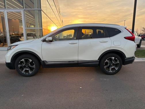 White Diamond Pearl 2018 Honda CR-V Touring