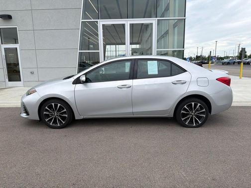 Classic Silver Metallic 2018 Toyota Corolla SE