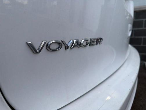 Bright White Clearcoat 2023 Chrysler Voyager LX