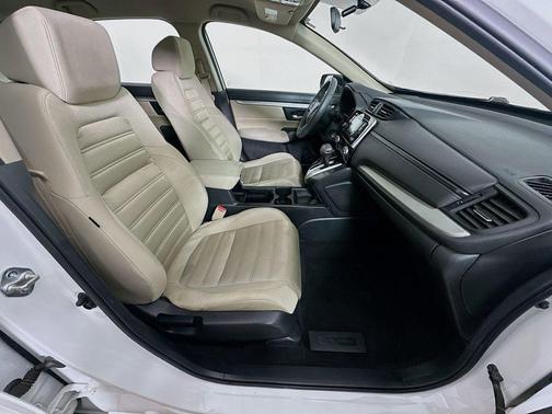 White Diamond Pearl 2018 Honda CR-V LX