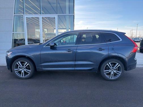 2020 Volvo XC60 T5 Momentum